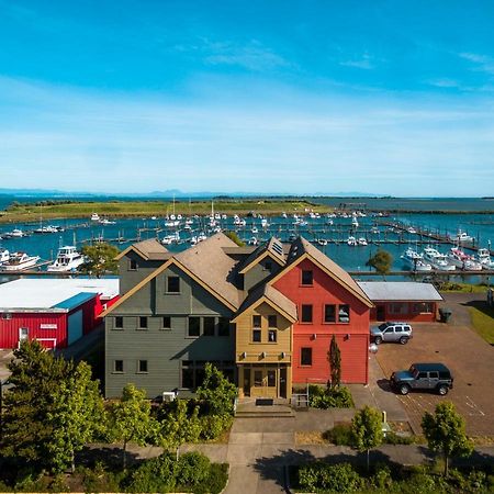 At The Helm Hotel Ilwaco 外观 照片