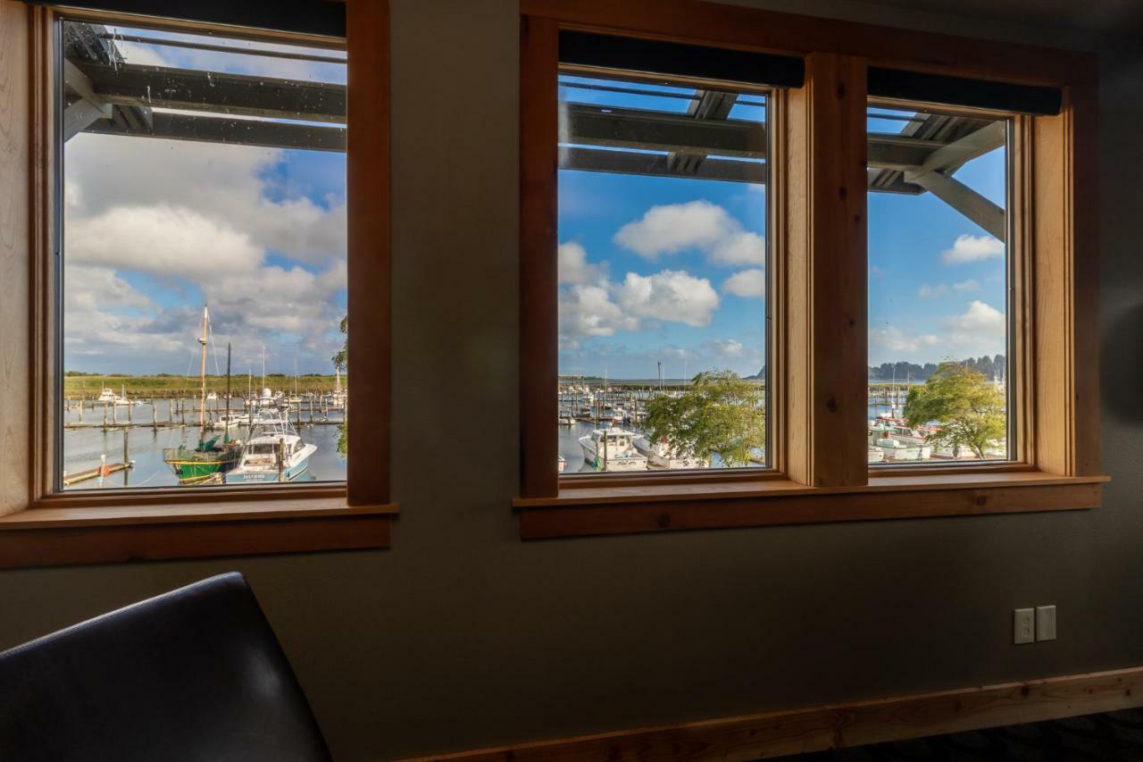 At The Helm Hotel Ilwaco 外观 照片