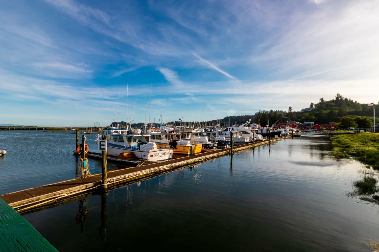 At The Helm Hotel Ilwaco 外观 照片
