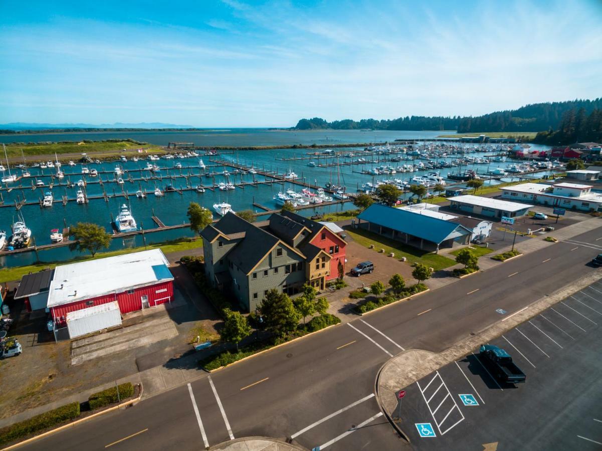 At The Helm Hotel Ilwaco 外观 照片