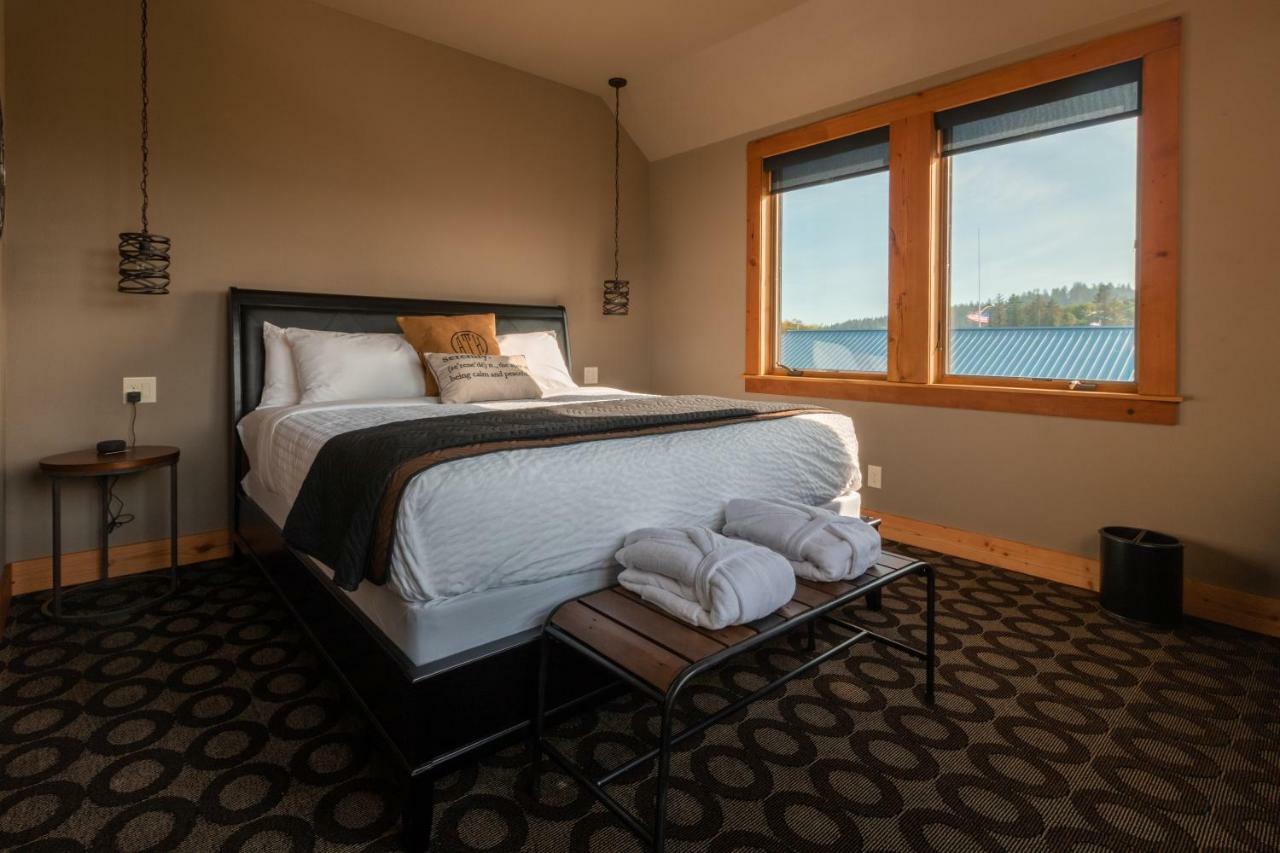 At The Helm Hotel Ilwaco 客房 照片