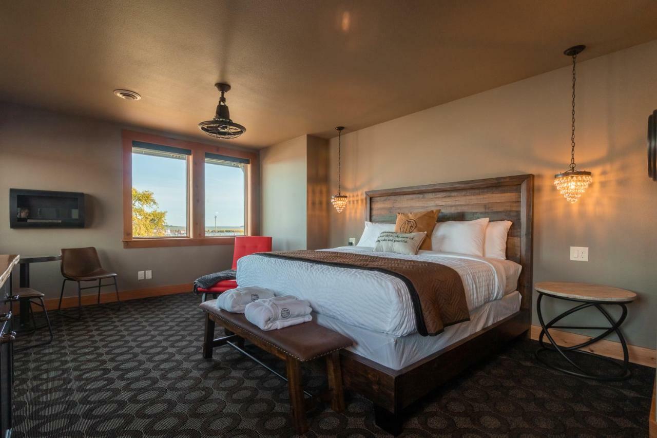 At The Helm Hotel Ilwaco 客房 照片