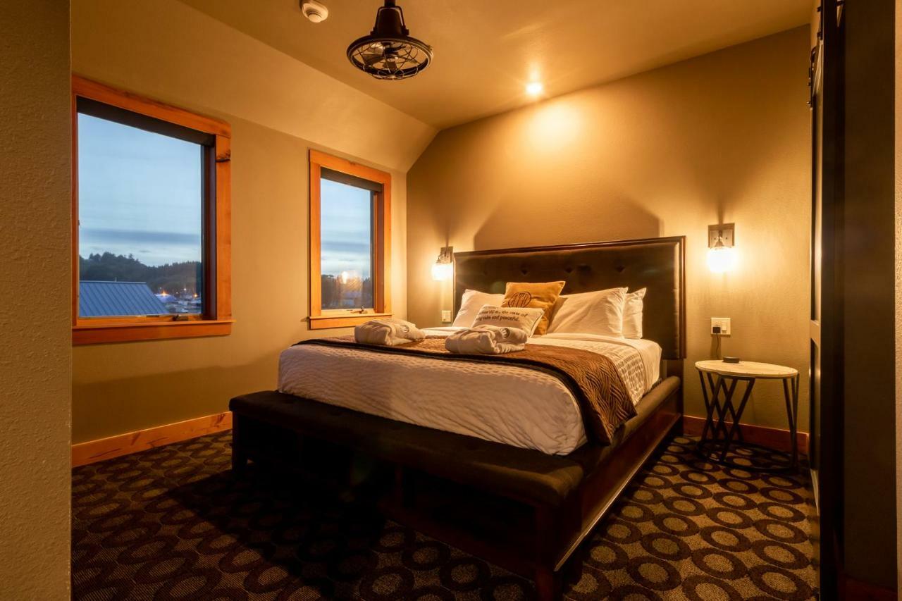 At The Helm Hotel Ilwaco 客房 照片